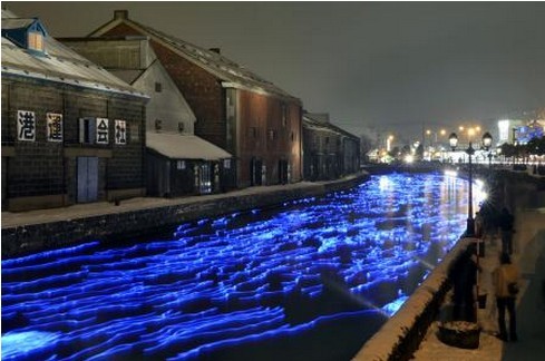 日本小樽运河投入5000个LED灯变“蓝色星空”